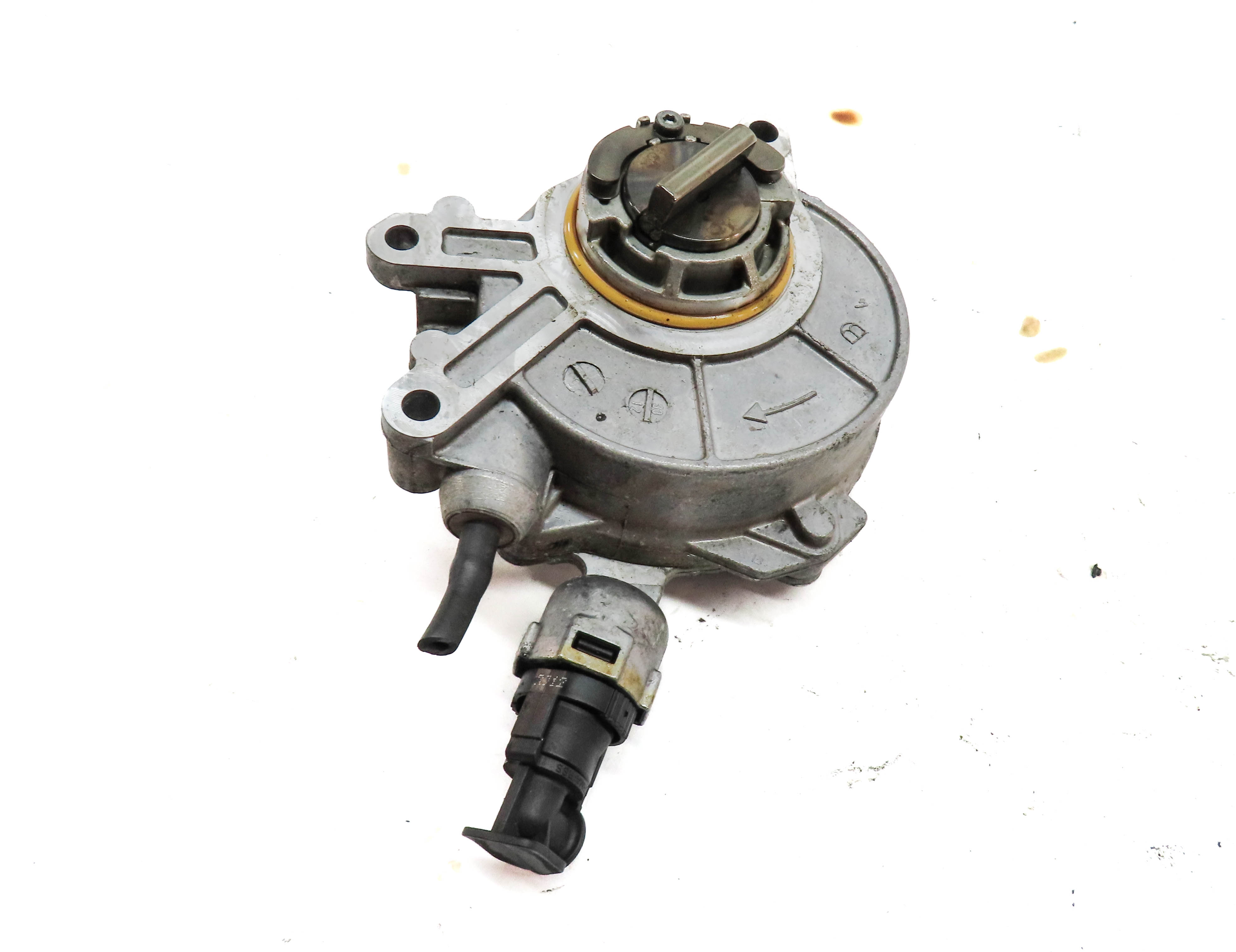 2010-2017 BMW 550i 650i 750i M5 M6 X5 X6 4.4L V8 TWIN TURBO BRAKE VACUUM PUMP — exact item pictured